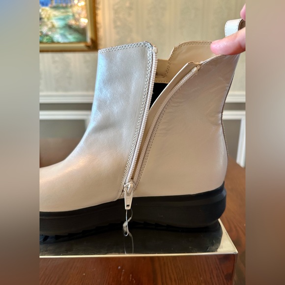 NWOT!🤩NATURALIZER!❄️Flat form/Ankle Boot/TALISE/Porcelain/Leather Zip/size-8.5 - Picture 12 of 16